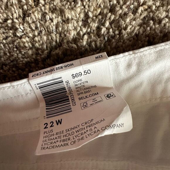 Crown & Ivy Jeans High Rise Skinny Crop New White Stretchy Womens Size 22W - Picture 9 of 11